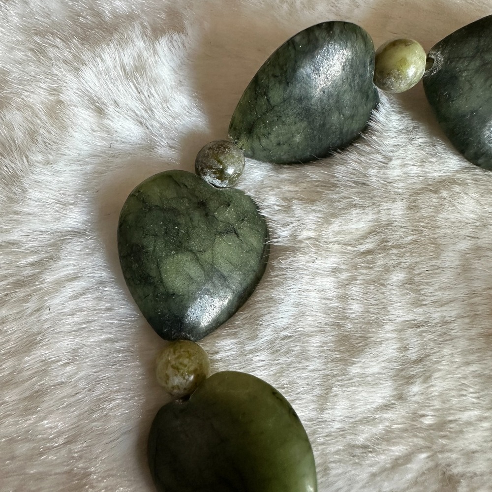 Green Stone Nephrite Serpentine Jade Bracelet Heart Bead Stretch Boho Jewelry - Picture 2 of 4